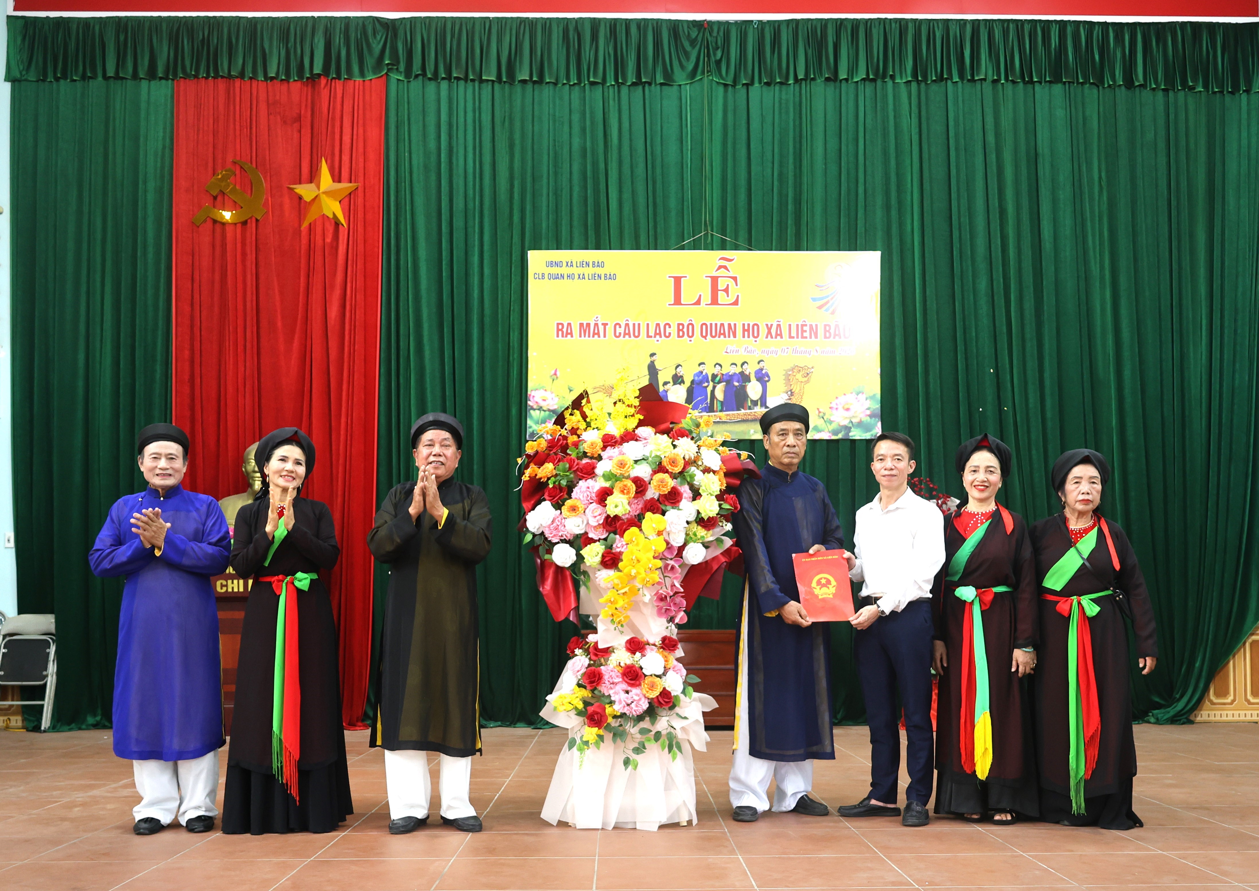 Ra mắt Câu lạc bộ Quan họ xã Liên Bão
